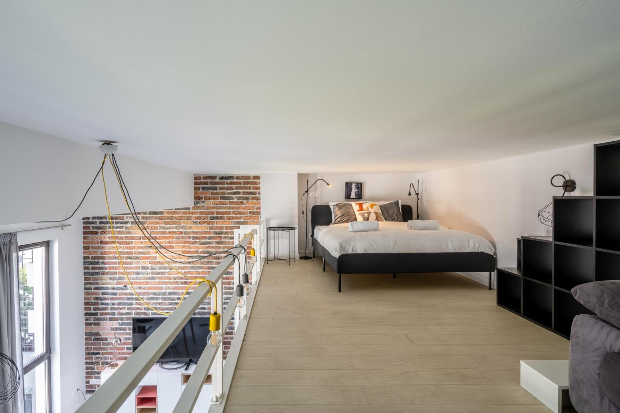 Rentplanet - Matejki Apartment